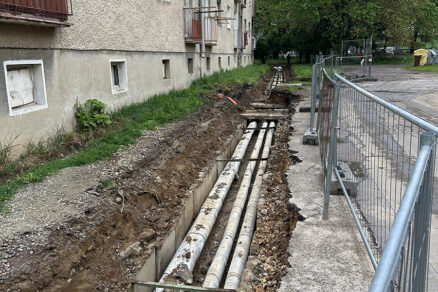 Obr. 3 Výmena starých oceľových potrubí za flexibilné predizolované potrubia, NRG AustroPUR