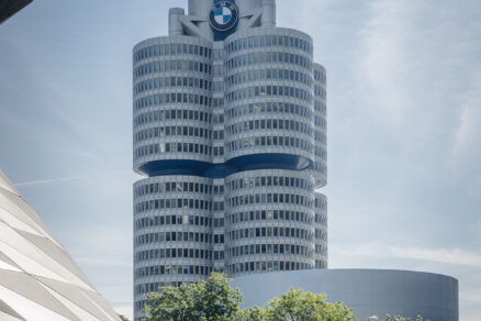 P90472379 highRes bmw headquarters by