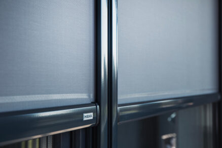 Detail screenovej rolety s vedením v zipsovom profile