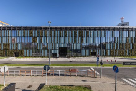 aupark zelena fasada (7)