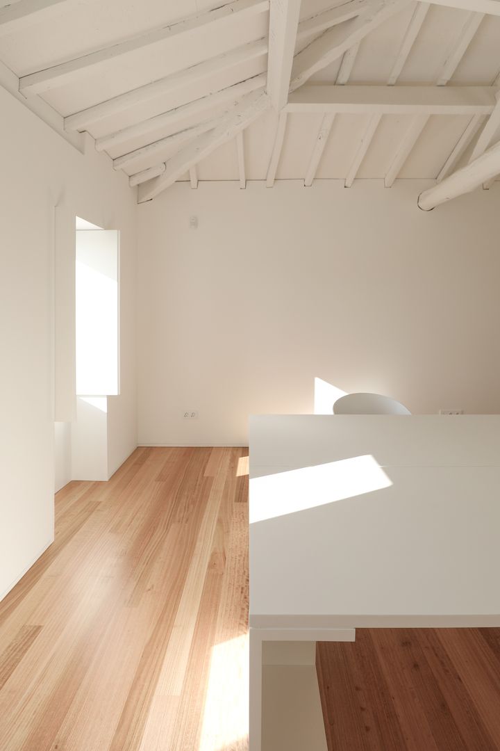 Rekonštrukcia domu na ateliér