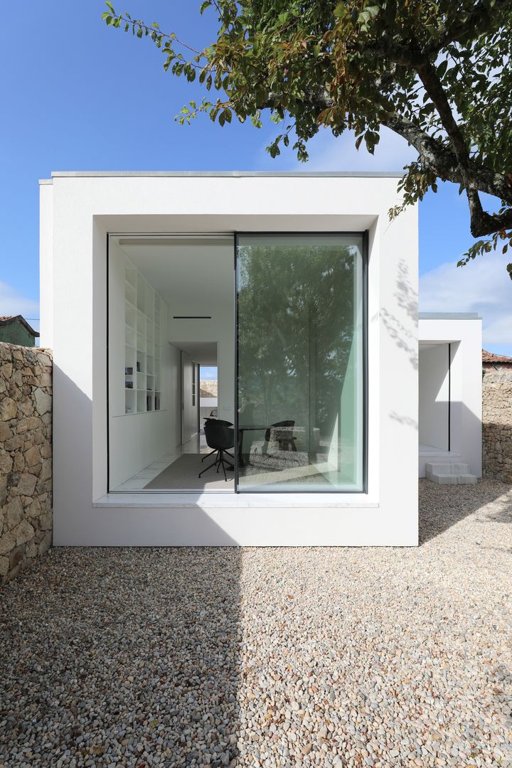 Rekonštrukcia domu na ateliér