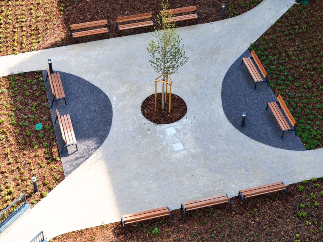 green atrium (8) green atrium (8)