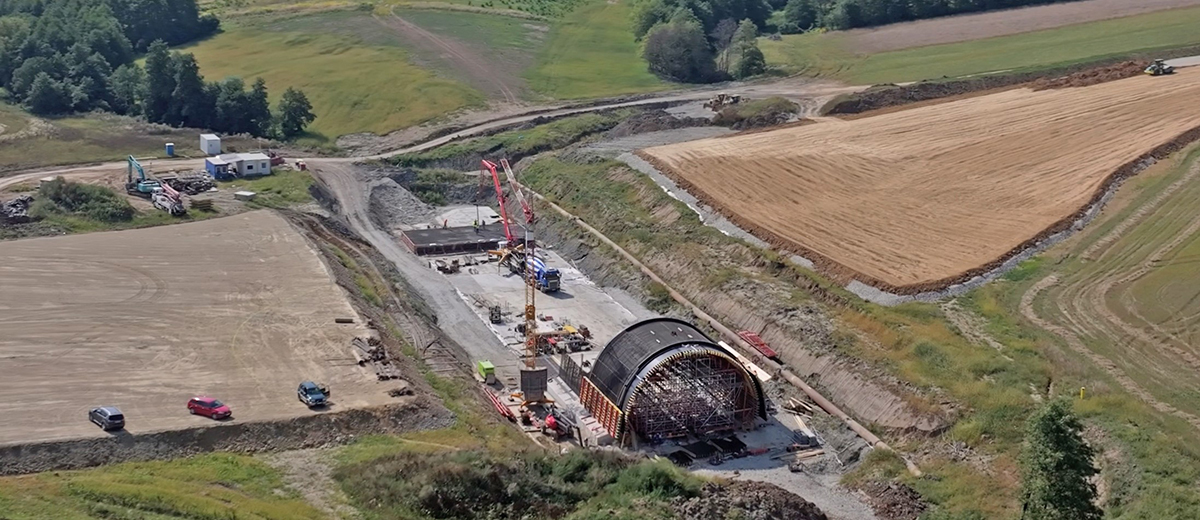 Obr. 4 Realizácia prác na SO 212-00, stav zo septembra 2025