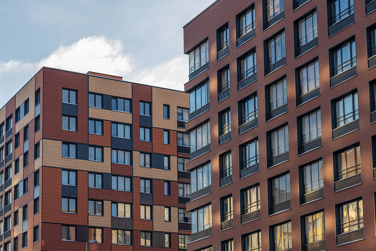 Prehrievaný verzus temperovaný byt v bytovom dome – analýza ich vzájomnej energetickej bilancie