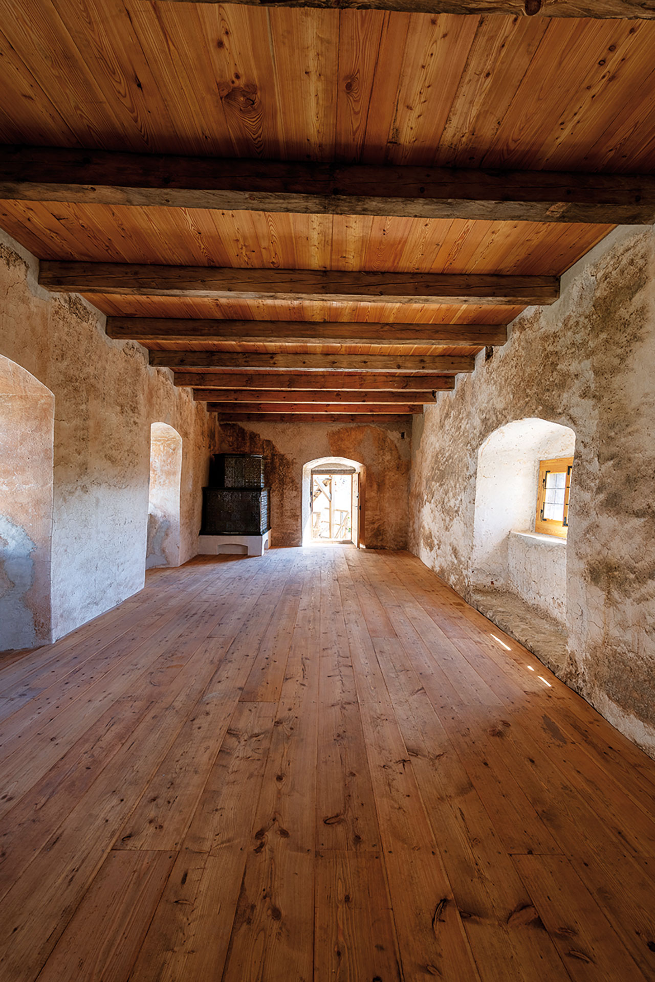 Hrad Uhrovec – hospodárska budova