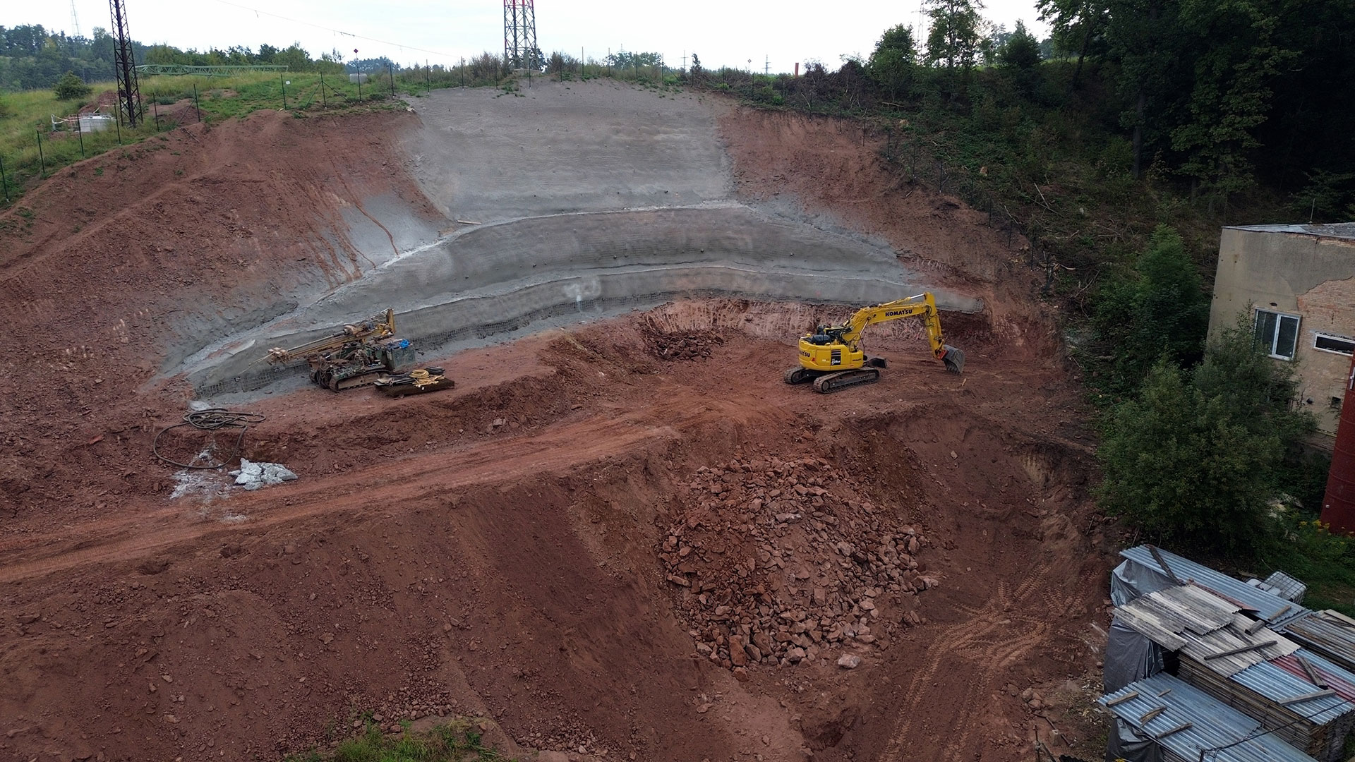 Obr. 8 Stavebná jama – portál tunela Dolní Radechová