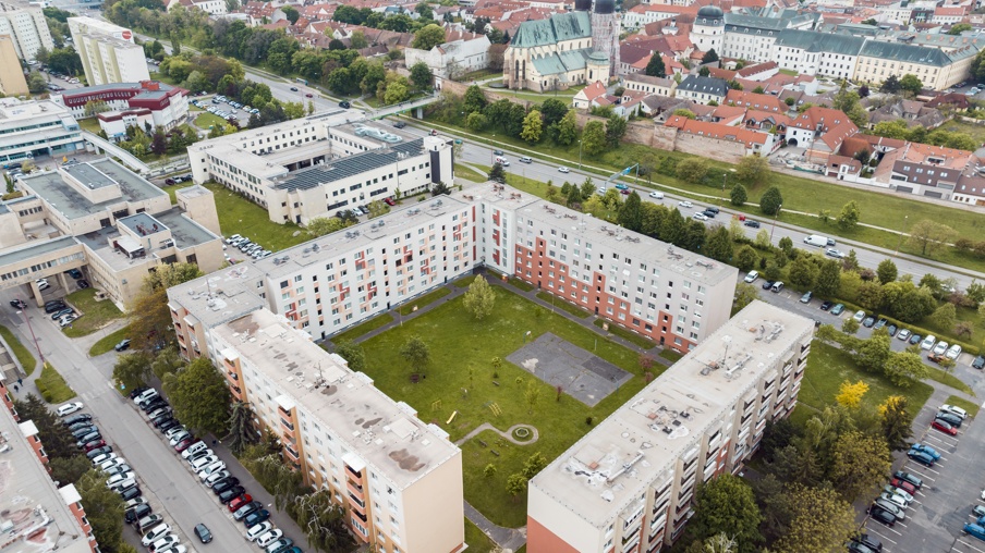 Riešená lokalita sa nachádza na severo-východnom okraji historického centra Trnavy. 
