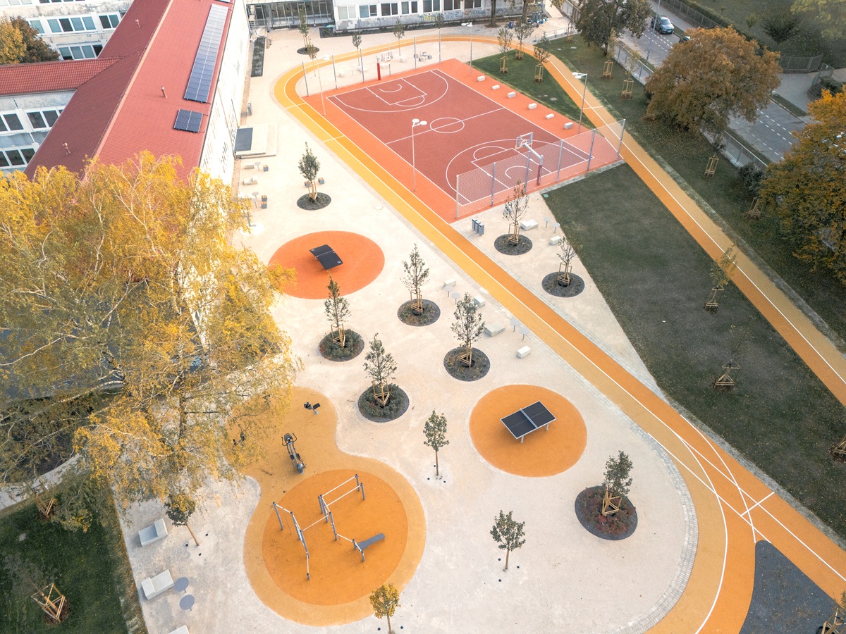 Školský areál na Kornela Mahra je dokončený.