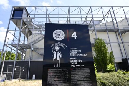 Múzeum moderného umenia Andyho Warhola v Medzilaborciach