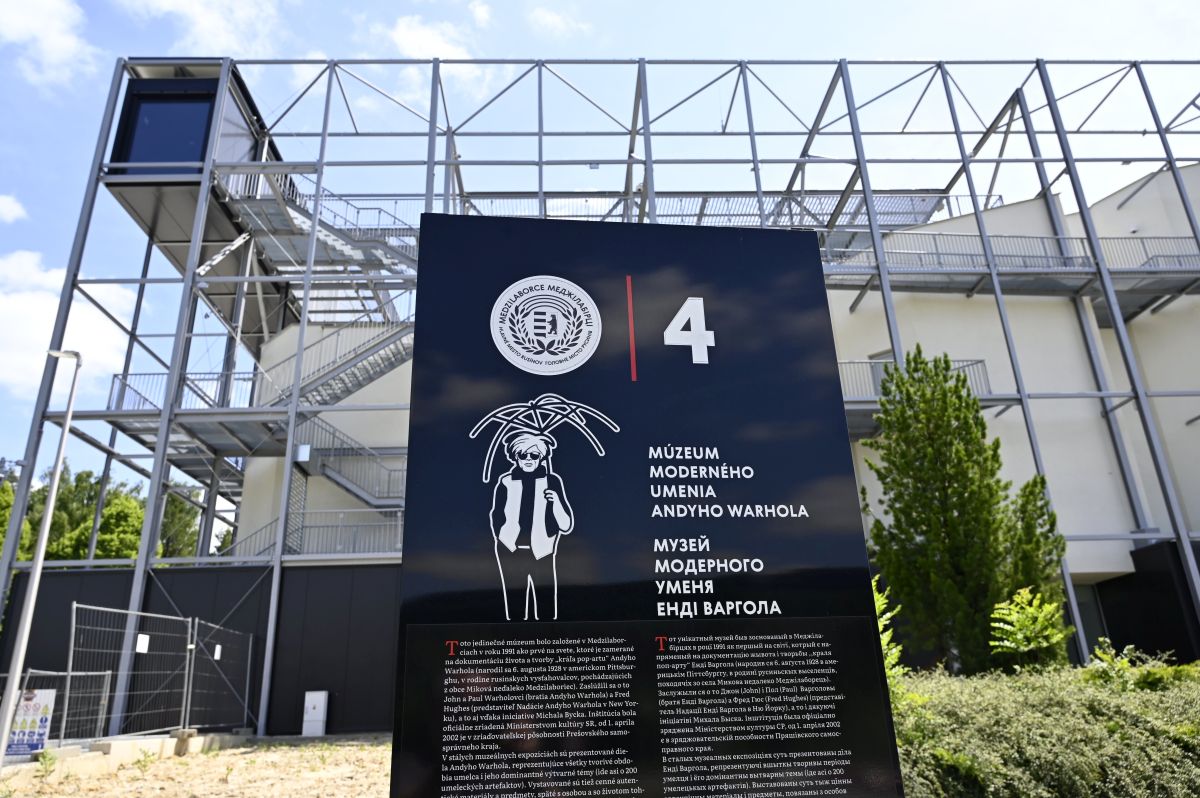 Múzeum moderného umenia Andyho Warhola v Medzilaborciach