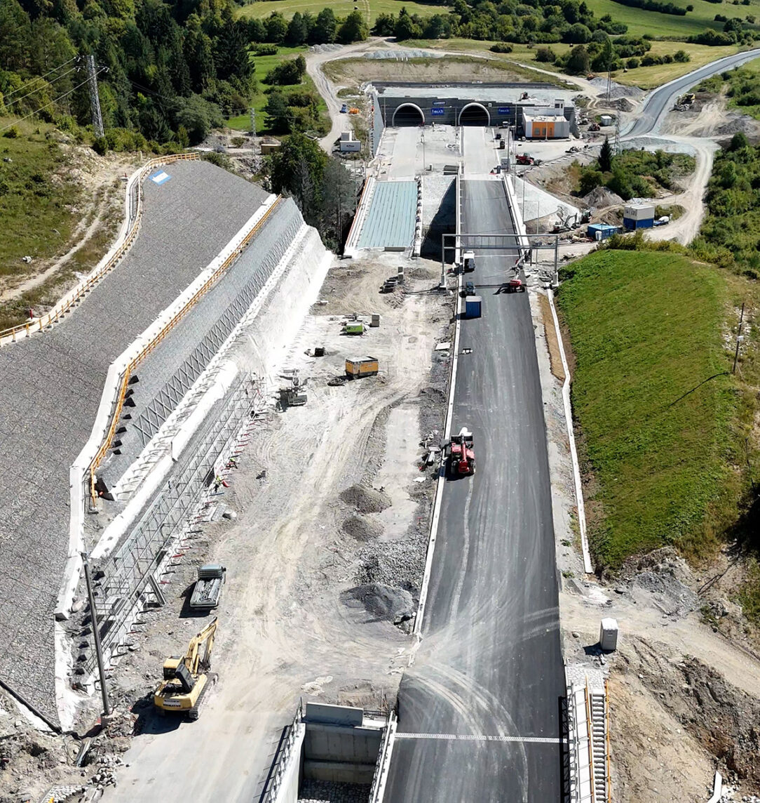 Úsek diaľnice D1 Hubová – Ivachnová Úsek diaľnice D1 Hubová – Ivachnová