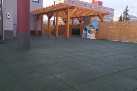 skolsky dvor mierova (4) výsledok