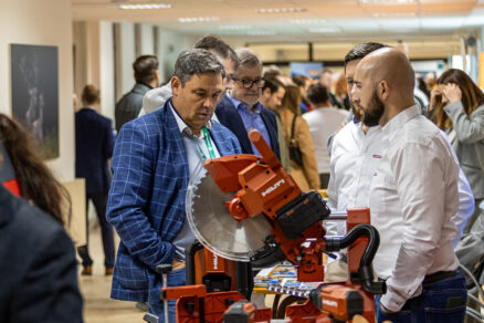 Prezentácia technického vybavenia a stavebnej techniky počas výstavy