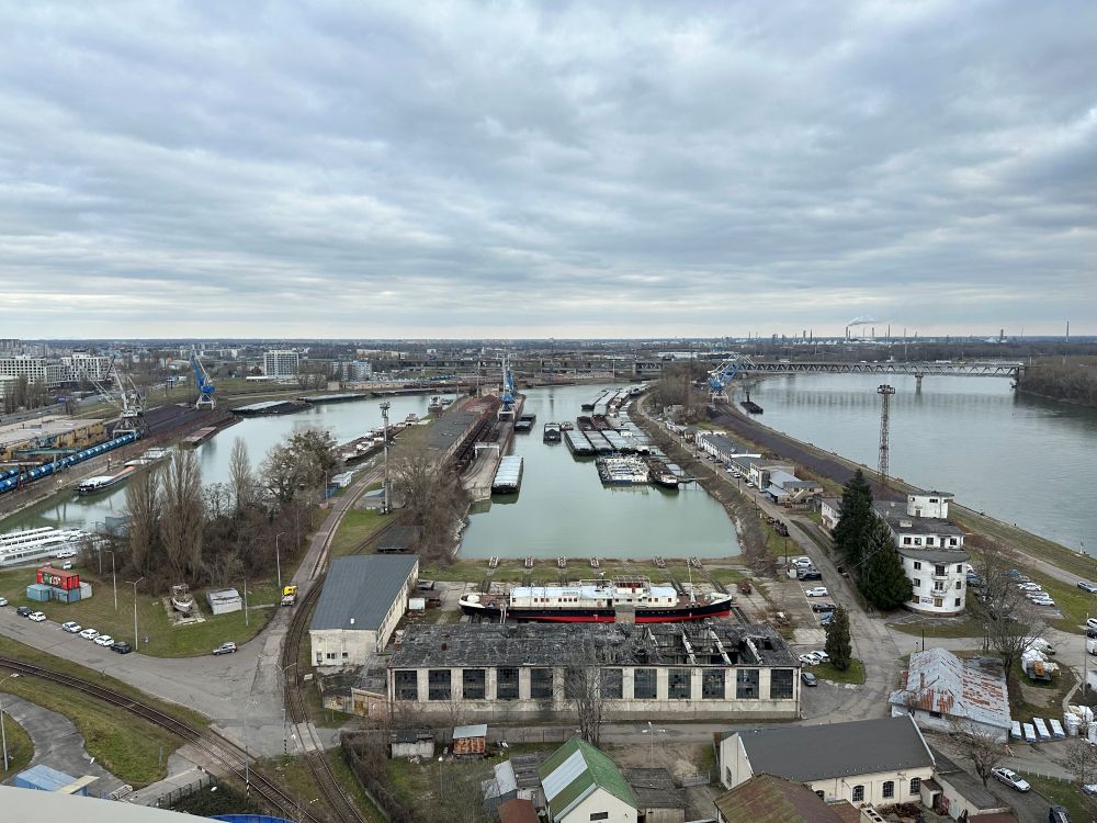 Zimný prístav sa nachádza v blízkosti bratislavského downtownu Zimný prístav sa nachádza v blízkosti bratislavského downtownu