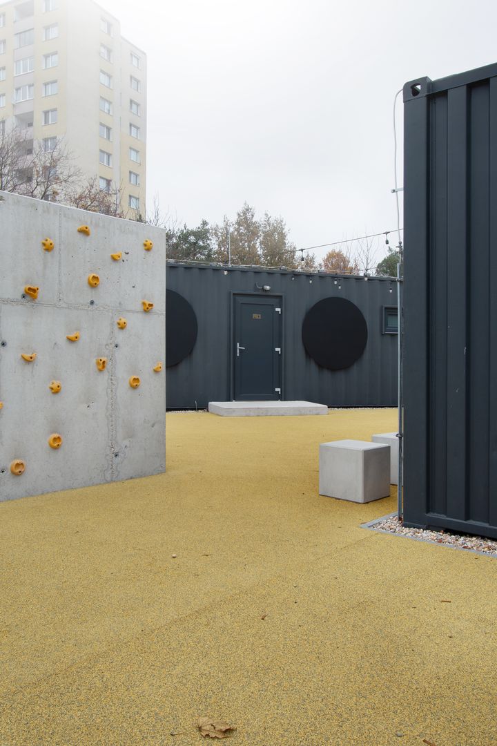 Rekonštrukcia športového areálu SPŠ Karola Adlera, Bratislava