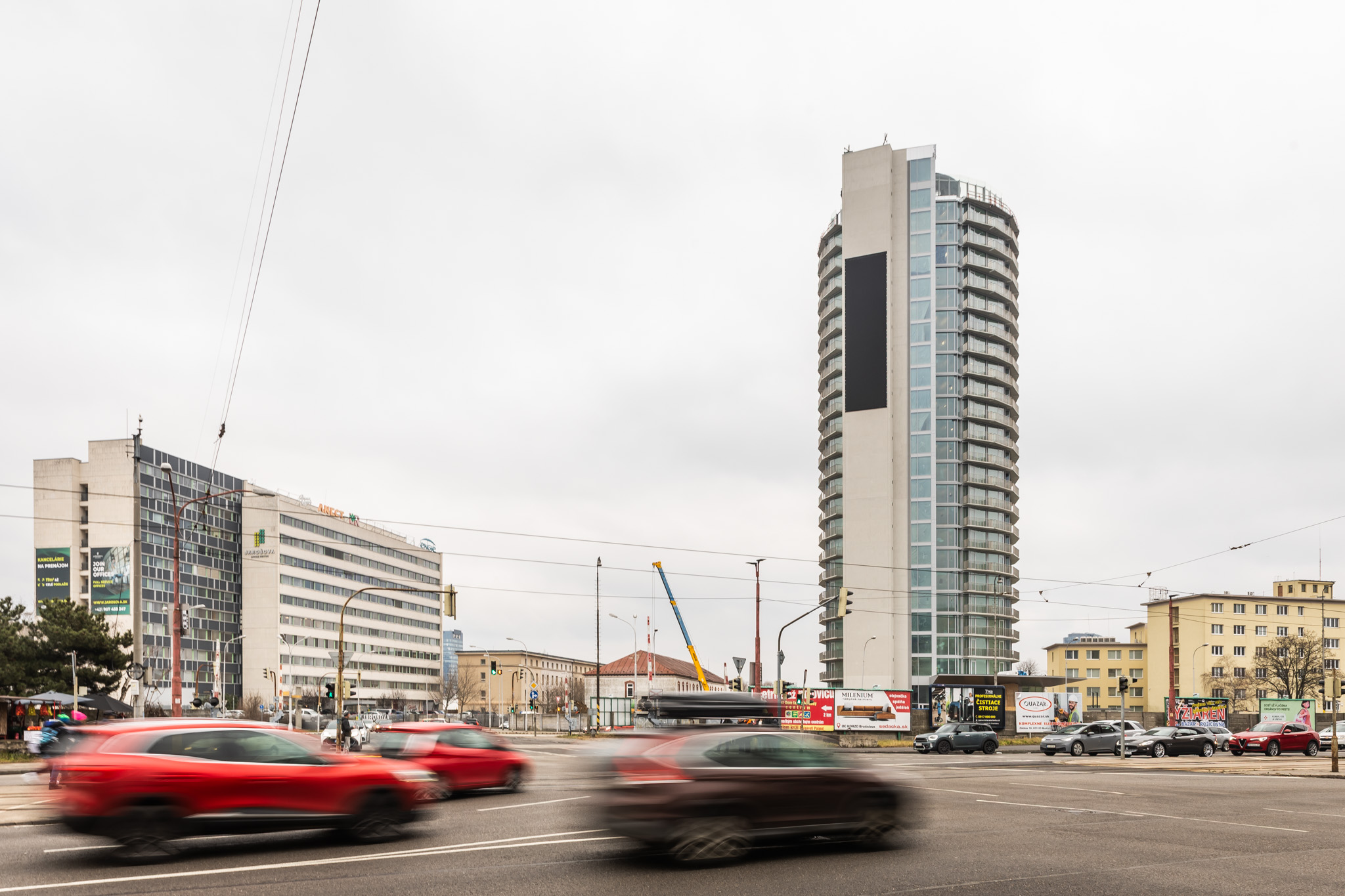 Internát Hviezda známy aj ako tzv. Kukurica patrí k najvýznamnejším dielam modernej architektúry 20. storočia na území Bratislavy. 