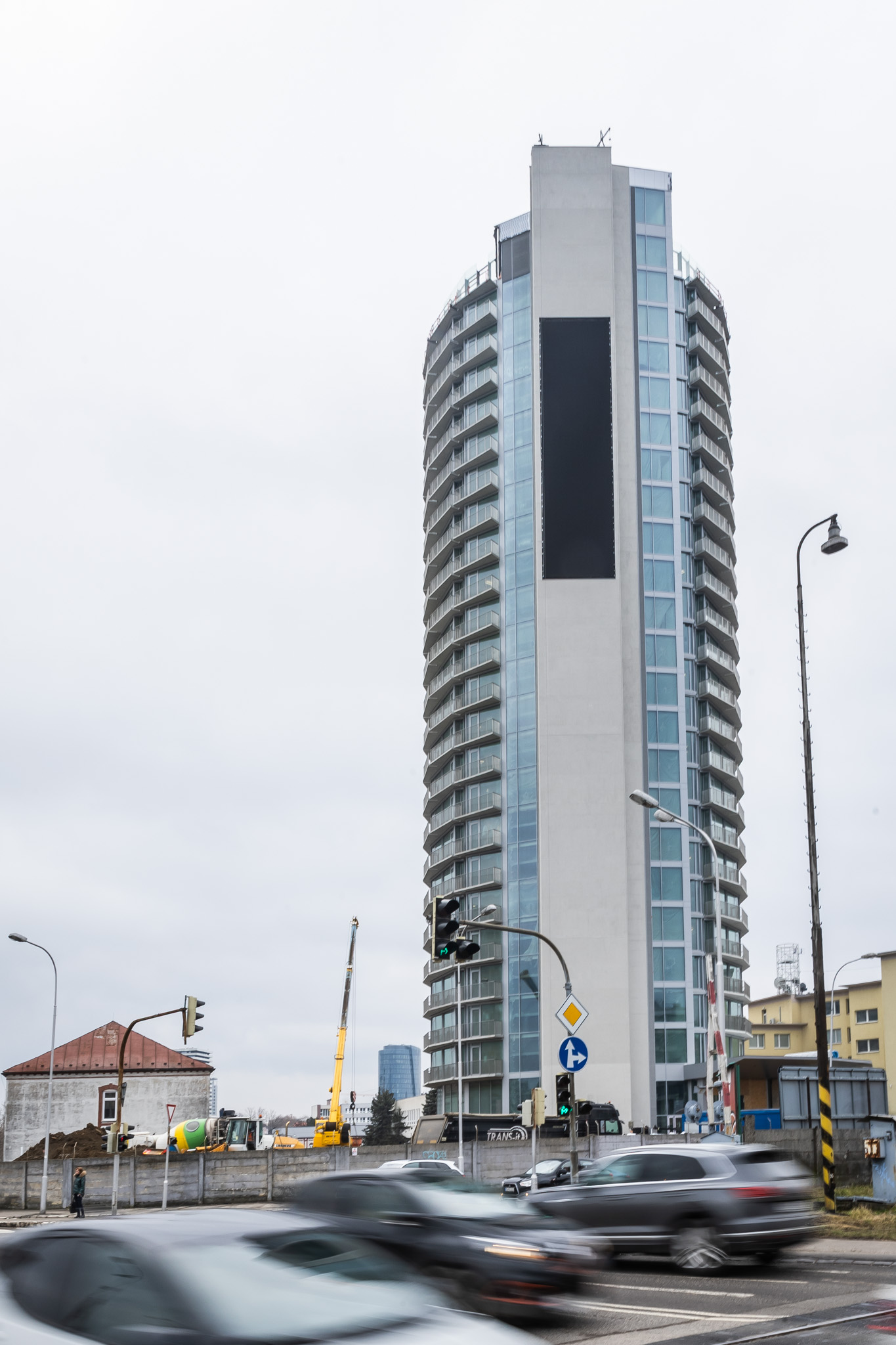 Internát Hviezda známy aj ako tzv. Kukurica patrí k najvýznamnejším dielam modernej architektúry 20. storočia na území Bratislavy. 