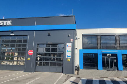 Moderná montovaná hala STK s oceľovou konštrukciou a sendvičovým opláštením