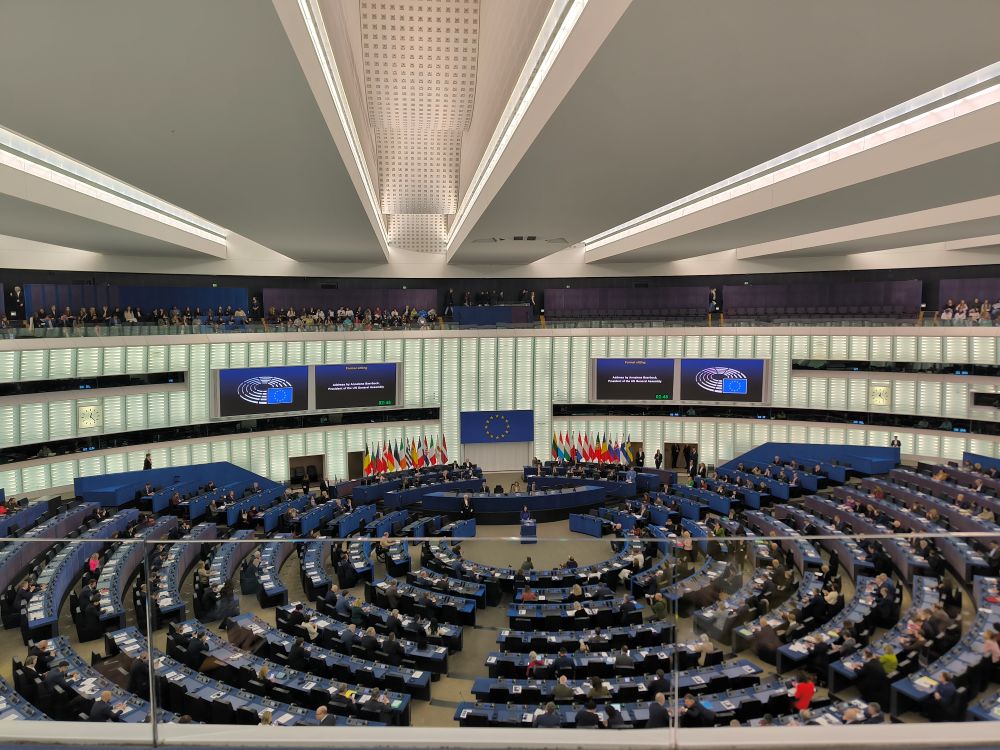 Rokovacia sála Európskeho parlamentu - pohľad z balkóna pre verejnosť