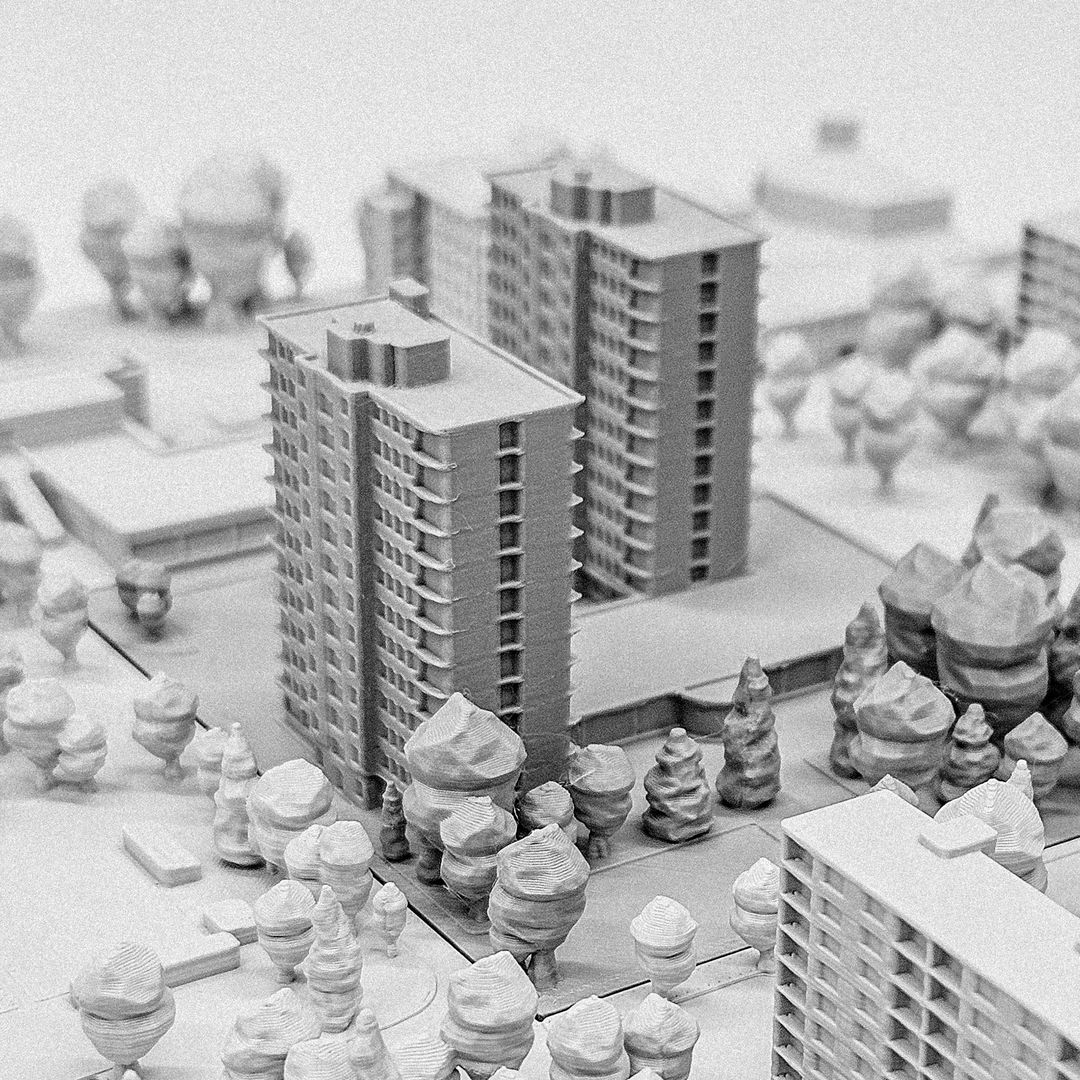 Objekt dnes slúži ako administratíva, pôvodne však vznikol ako ubytovňa Energetik.