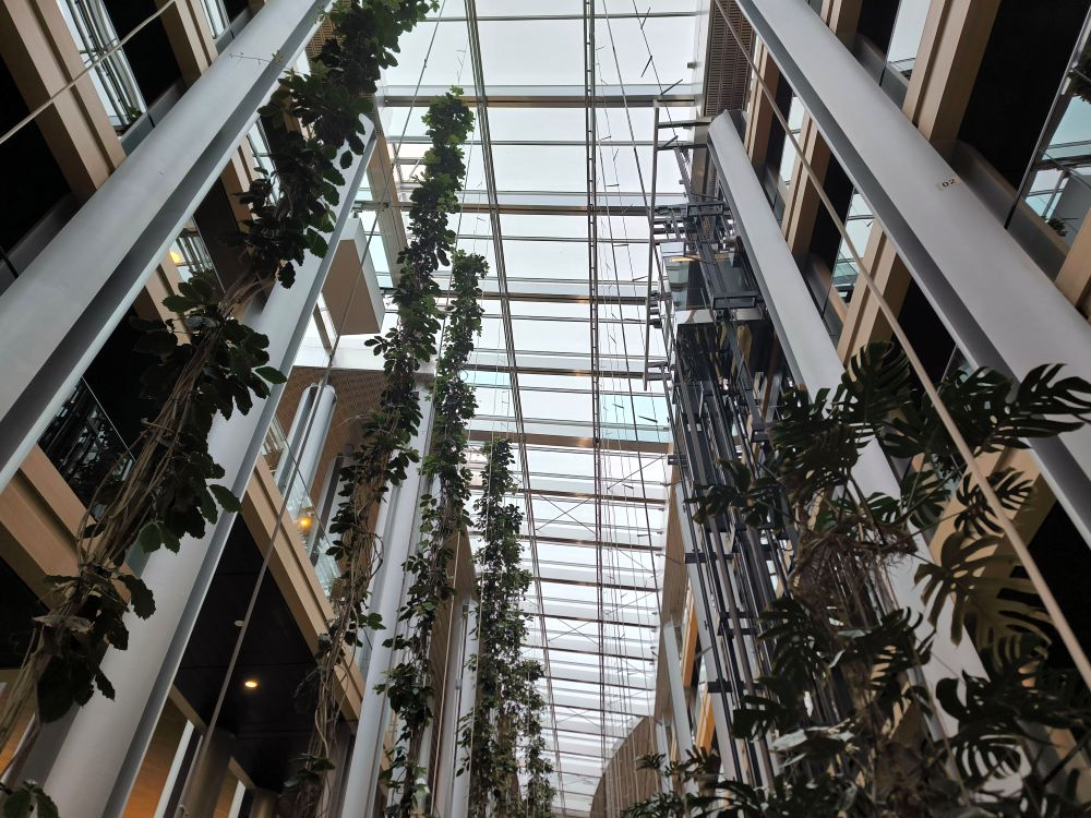 Vnútorné priestory europarlamentu si zimnou záhradou.