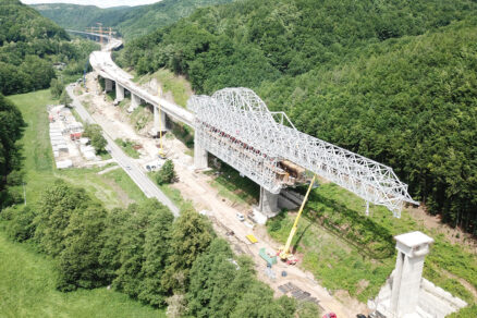 Jedinečný projekt najdlhšej mostnej estakády v SR na úseku R2 Kriváň – Mýtna