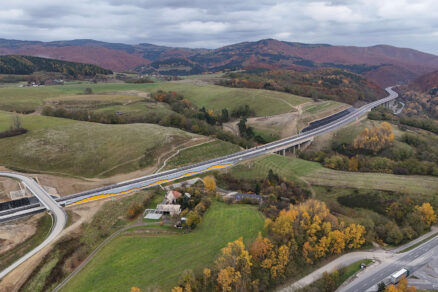 Výstavba mostných objektov a estakády na R2 Kriváň – Mýtna očami ďalšieho zhotoviteľa