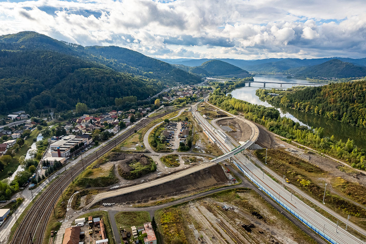 Každé euro z Bruselu mení Slovensko: Dopravné investície v rekordnom tempe Každé euro z Bruselu mení Slovensko: Dopravné investície v rekordnom tempe
