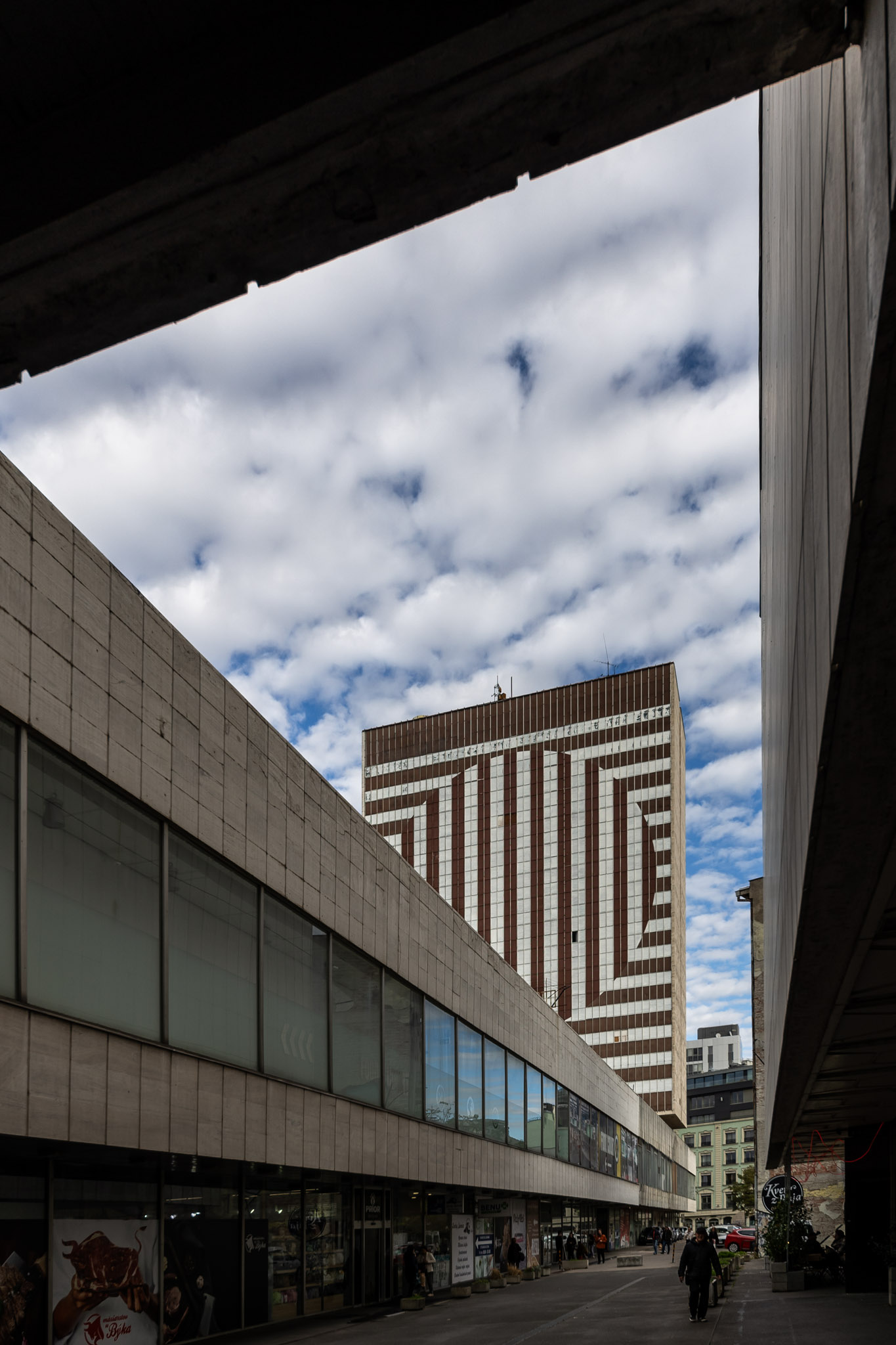 Súčasný stav hotela Kyjev a OD Prior, Bratislava-Staré Mesto