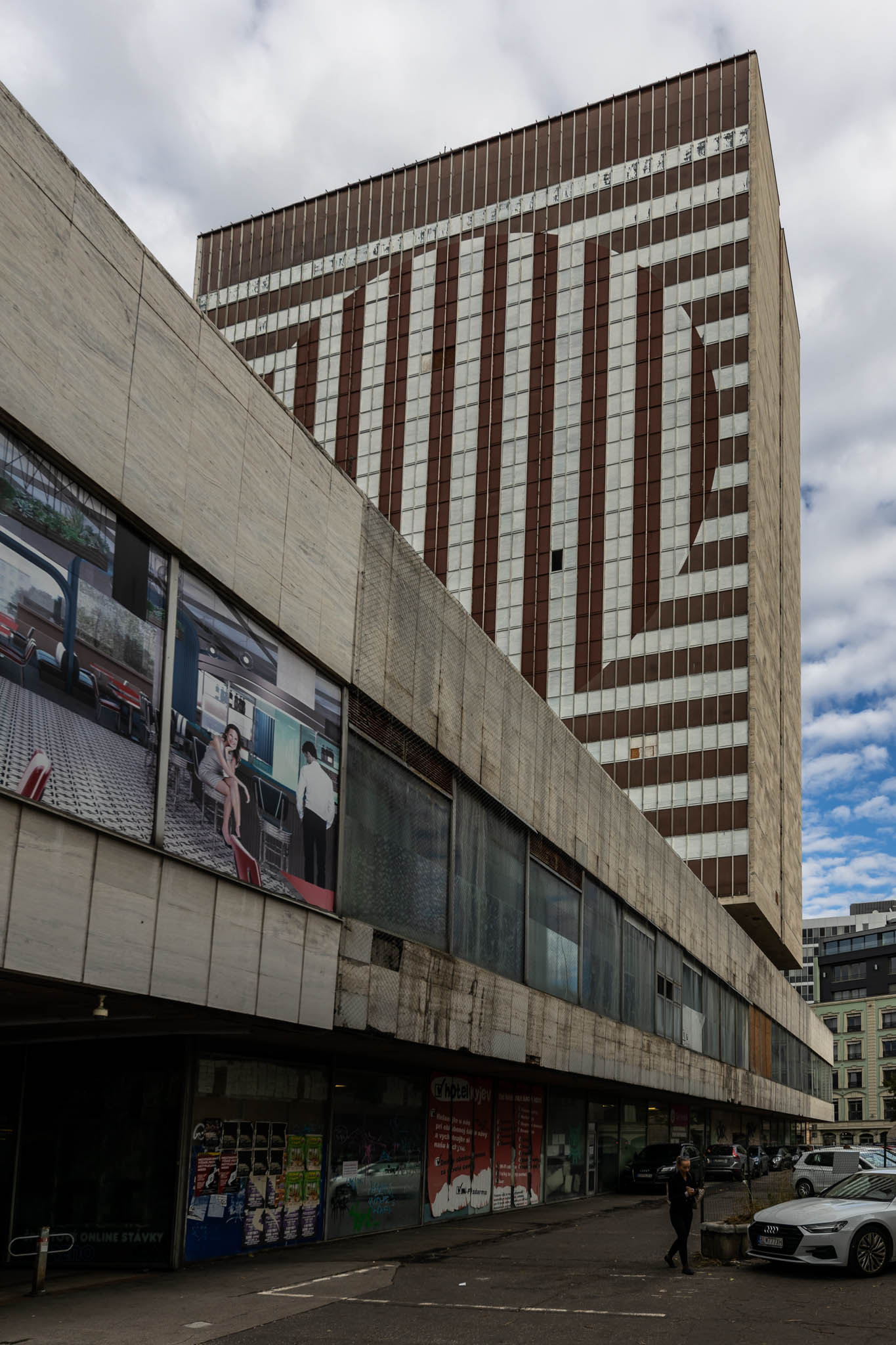 Súčasný stav hotela Kyjev a OD Prior, Bratislava-Staré Mesto