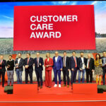 Európska značka okien číslo jeden sa obzerá späť na 95 rokov úspešnej histórie. Viditeľným symbolom tohto záväzku ku kvalite je Customer Care Award, založené v roku 2005, ktoré na základe spätnej väzby od zákazníkov oceňuje vynikajúce výkony obchodných partnerov.