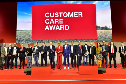 Európska značka okien číslo jeden sa obzerá späť na 95 rokov úspešnej histórie. Viditeľným symbolom tohto záväzku ku kvalite je Customer Care Award, založené v roku 2005, ktoré na základe spätnej väzby od zákazníkov oceňuje vynikajúce výkony obchodných partnerov.