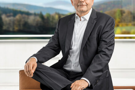 „Keď si uvedomíme, že ľudia dnes trávia 90 % času v interiéri a dve tretiny z toho vo vlastnej domácnosti, je zrejmé, aké dôležité je zdravé bývanie. Touto témou sa budeme intenzívne zaoberať a aj v budúcnosti prinášať inovatívne riešenia.“