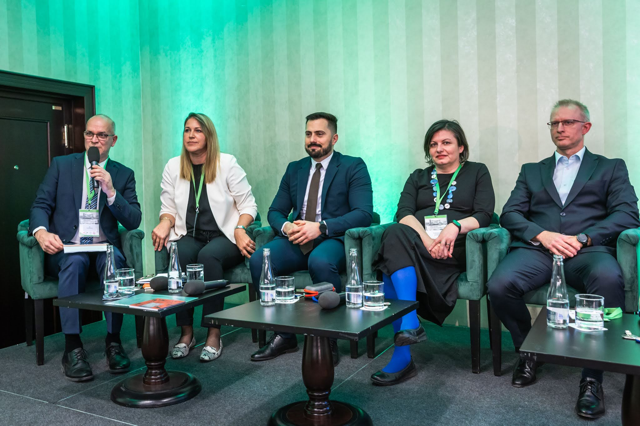 Druhý panel: Juraj Suchánek, IUR; Tatiana Prokopová, Squire Patton Boggs; Roman Skorka, Úrad pre územné plánovanie a výstavbu SR; Nora Vranová, SKA; Pavol Fürst, JTRE