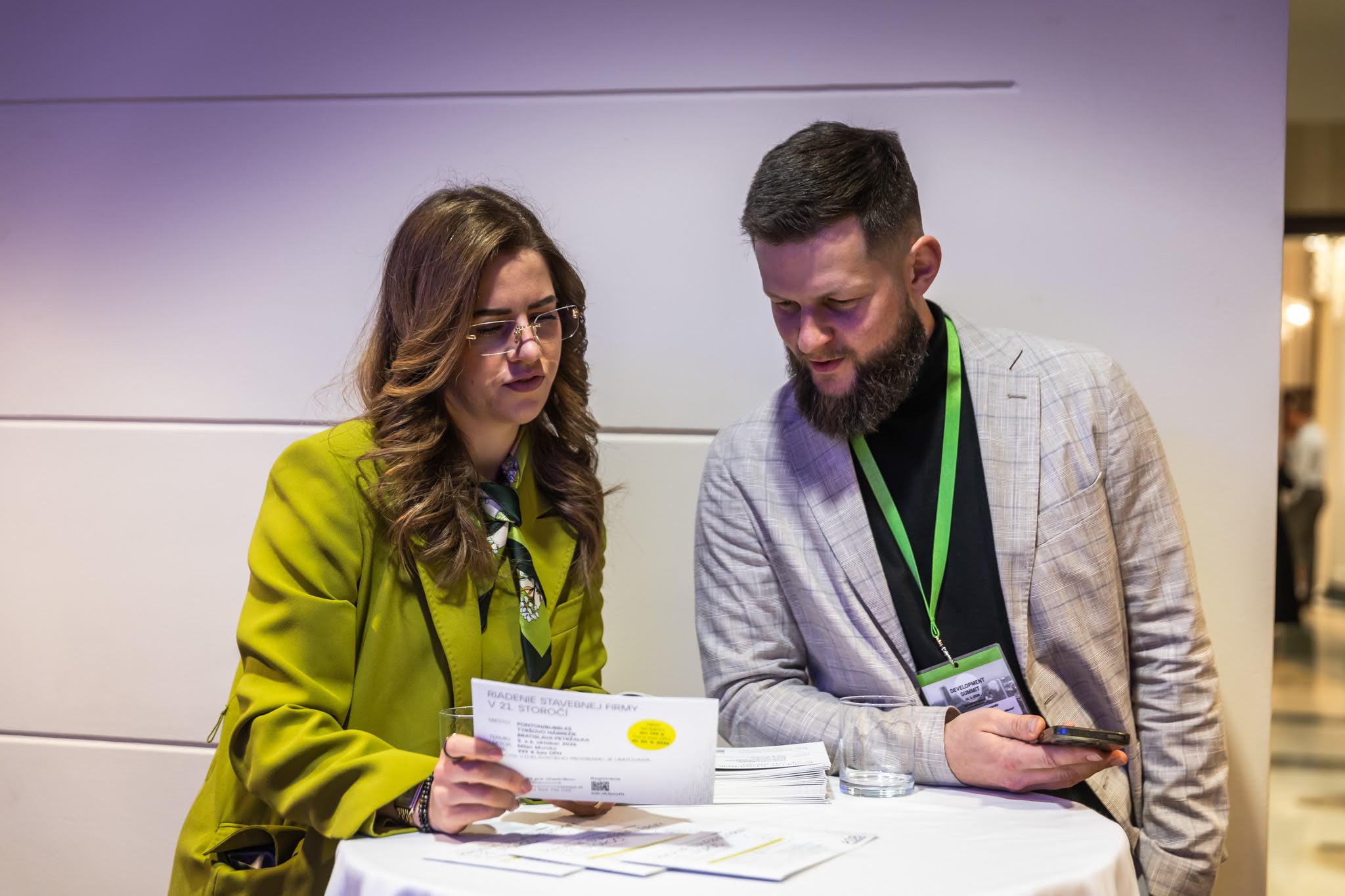 Zľava: Veronika Uhrínová JAGA, Boris Mihálik HELLA Tieniaca technika