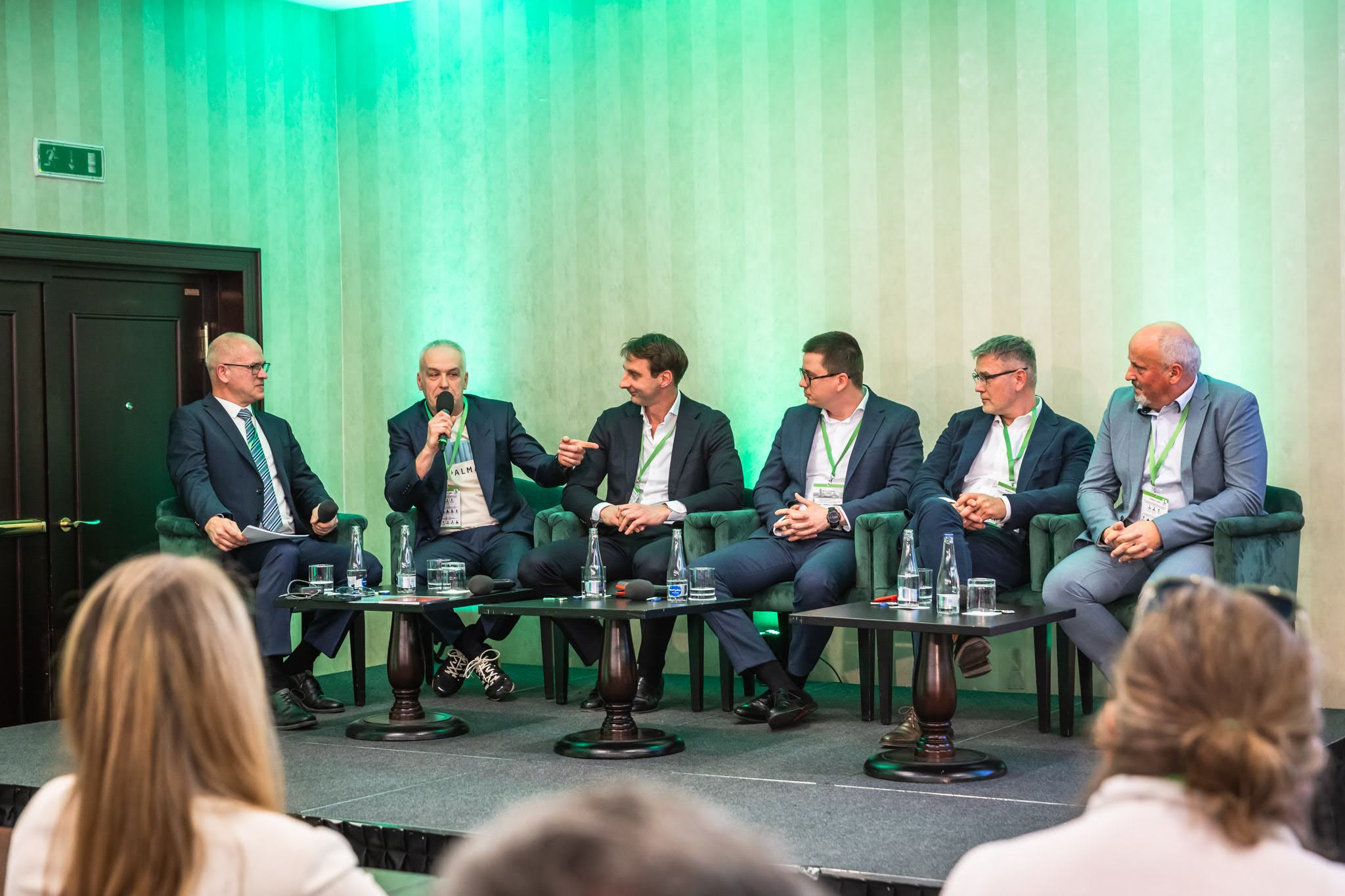 Tretí panel: Juraj Suchánek, IUR; Marián Hlavačka, Corwin; Ján Krnáč, Cresco Real Estate; Michal Rehák, Penta; Patrik Golský, YIT; Martin Šimurda, Bencont Group