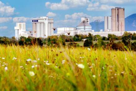 Cementáreň Danucem v Rohožníku, kde sa vyrába biely cement