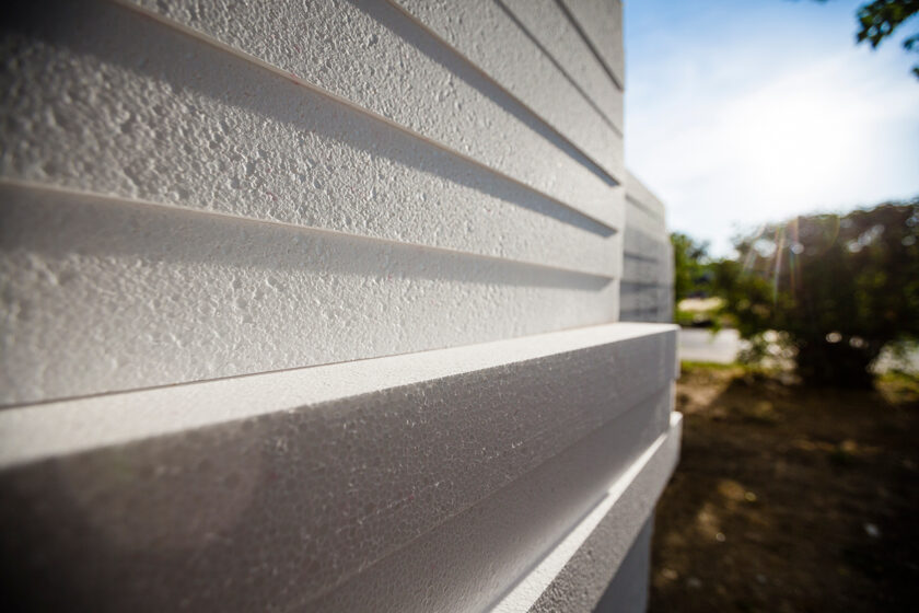 Detail expandovaného polystyrénu používaného na zateplenie fasády