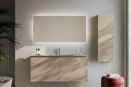 Modulárny kúpeľňový nábytok s veľkým úložným priestorom