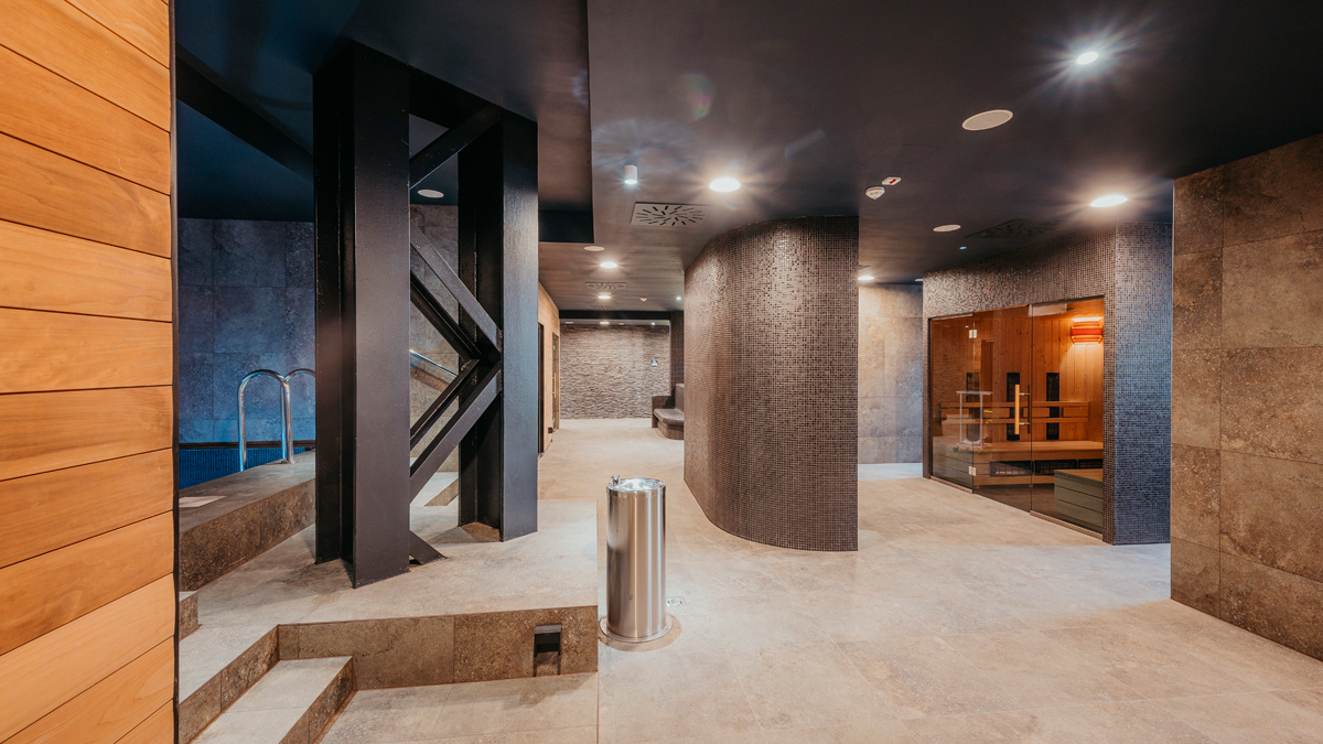 Národné olympijské centrum plaveckých športov Košice (04) 11 Slavik