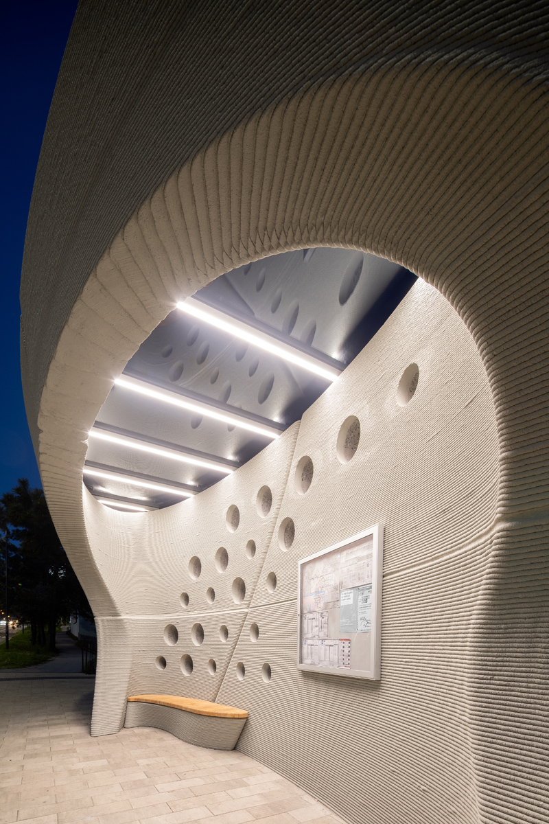 Zastávka MHD Lipského Bratislava (06)