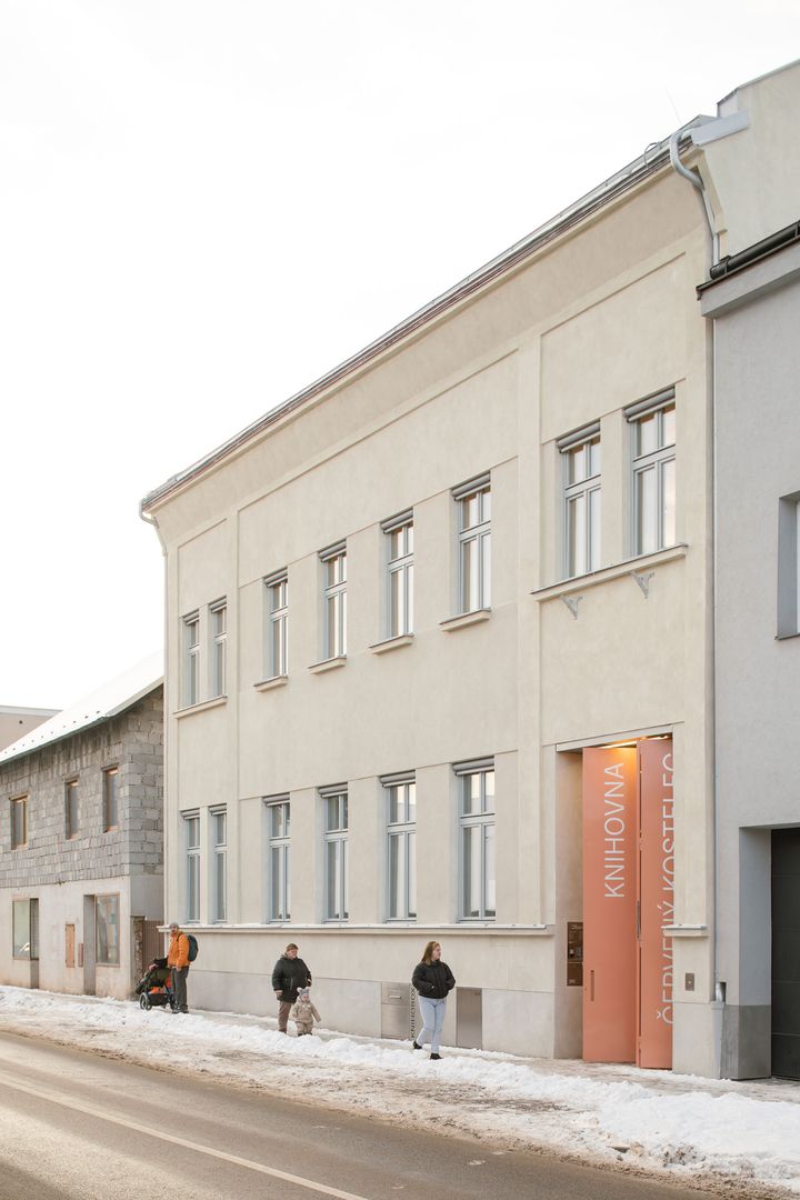 Knižnica v Červenom Kostelci