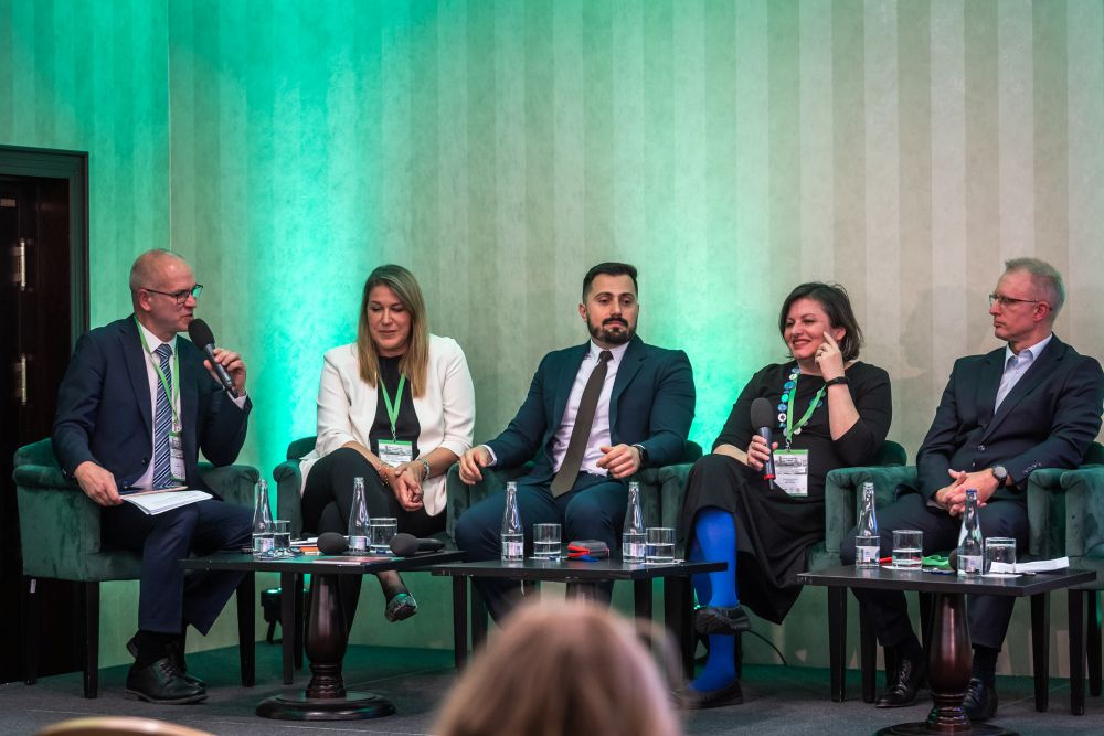 Development Summit 2026, zľava: Juraj Suchánek (výkonný riaditeľ IUR), Tatiana Prokopová (Office Managing Partner, Squire Patton Boggs),Roman Skorka (generálny riaditeľ Sekcie výstavby a vyvlastňovania, Úrad pre územné plánovanie a výstavbu SR),Nora Vranová (predsedníčka Slovenskej komory architektov),Pavol Fürst (manažér prípravy stavieb JTRE) Development Summit 2026, zľava: Juraj Suchánek (výkonný riaditeľ IUR), Tatiana Prokopová(Office Managing Partner, Squire Patton Boggs),Roman Skorka (generálny riaditeľ Sekcie výstavby a vyvlastňovania, Úrad pre územné plánovanie a výstavbu SR),Nora Vranová (predsedníčka Slovenskej komory architektov),Pavol Fürst (manažér prípravy stavieb JTRE)