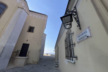 marianske namestie trencin (1)