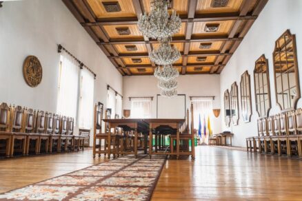 Rokovacia sála mestského zastupiteľstva v historickej radnici v Žiline