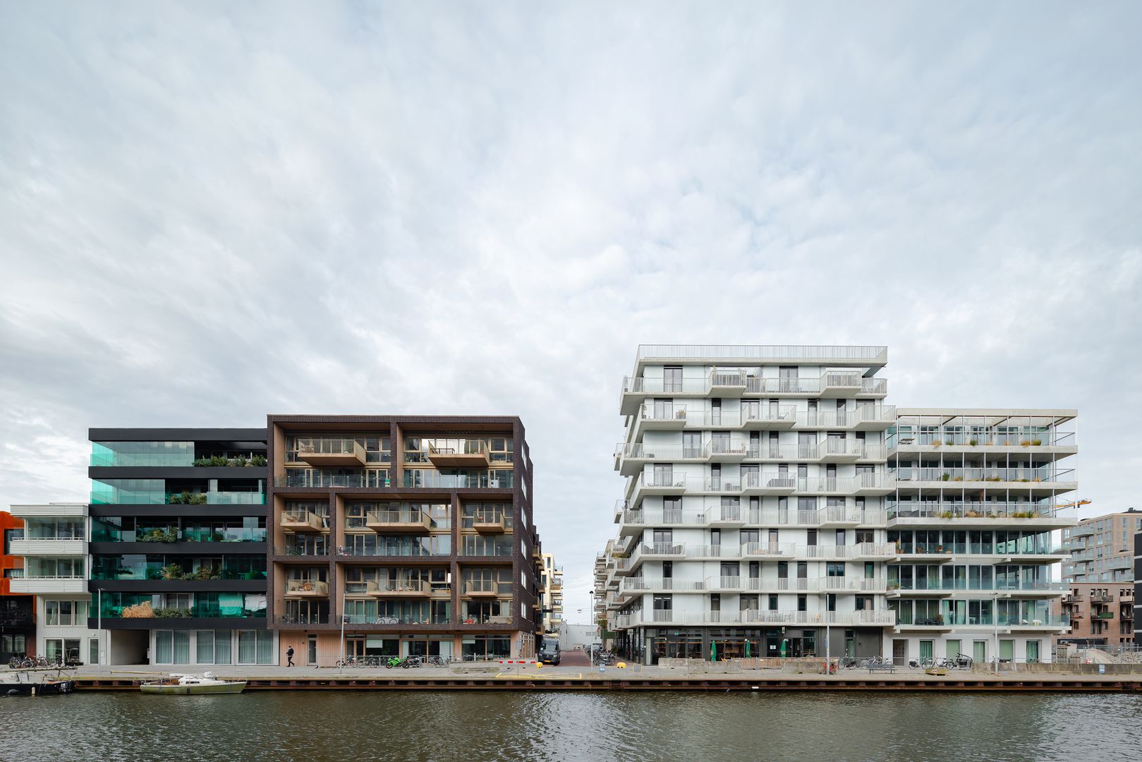 V amsterdamskej štvrti Buiksloterham sa bývalý priemyselný prístav zmenil na novú štvrť s bytmi. Projekt Cityplot Buiksloterham vznikol ako experiment v oblasti mestského rozvoja.