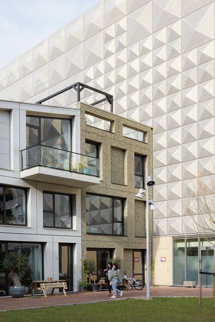 V amsterdamskej štvrti Buiksloterham sa bývalý priemyselný prístav zmenil na novú štvrť s bytmi. Projekt Cityplot Buiksloterham vznikol ako experiment v oblasti mestského rozvoja.