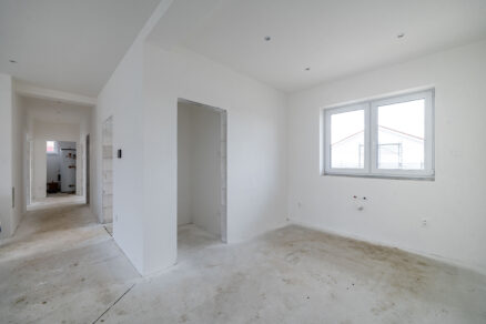 interiér rodinného domu z Ytong pred dokončením omietok