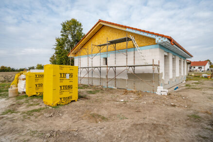 rodinný dom z tvárnic Ytong počas výstavby hrubá stavba